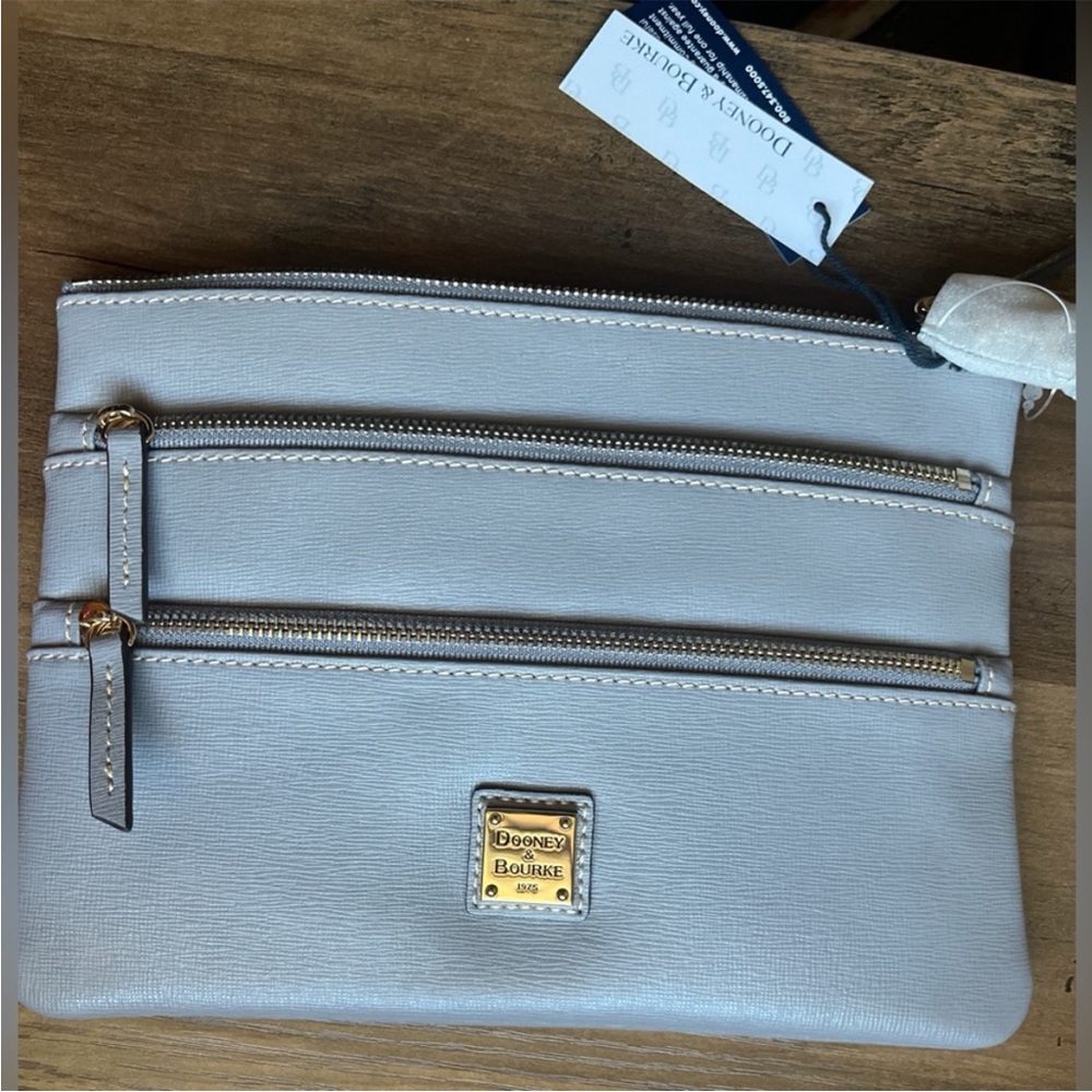 BRAND NEW Dooney & Bourke Purse